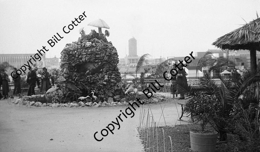 021 - Unknown fountain with copyright 1024.jpg